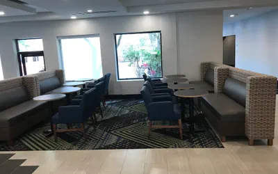 Photo 5 - Holiday Inn Express Naperville by IHG