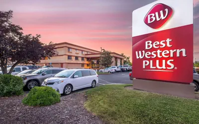 Photo 2 - Best Western Plus Orchid Hotel & Suites