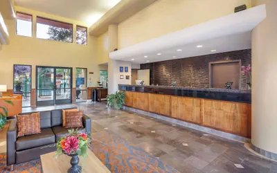 Photo 5 - Best Western Plus Orchid Hotel & Suites