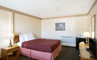 Photo 4 - Howard Johnson by Wyndham Brigham City