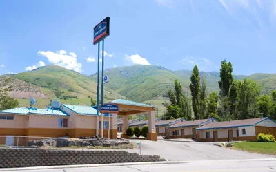 Photo 2 - Howard Johnson by Wyndham Brigham City