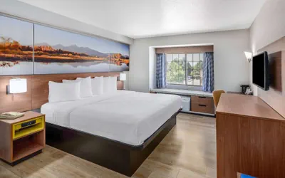 Photo 5 - Days Inn & Suites by Wyndham Greeley