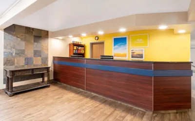 Photo 3 - Days Inn & Suites by Wyndham Greeley