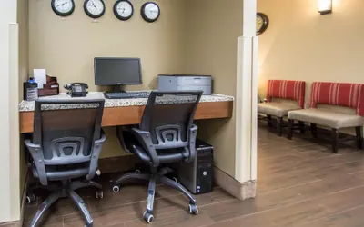 Photo 3 - Comfort Inn & Suites DeLand - near University