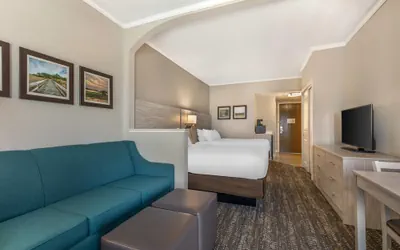 Photo 5 - Comfort Suites Chincoteague Island Bayfront Resort