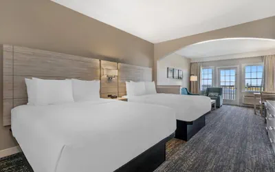 Photo 4 - Comfort Suites Chincoteague Island Bayfront Resort