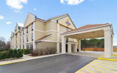 Photo 2 - Comfort Inn Dunn near I-95