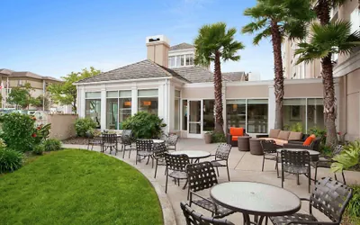 Photo 2 - Hilton Garden Inn San Francisco Arpt North