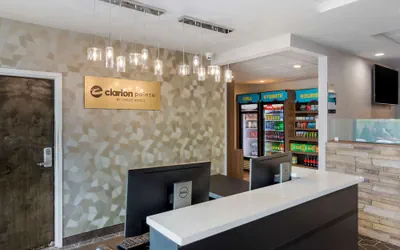 Photo 4 - Clarion Pointe Charlottesville