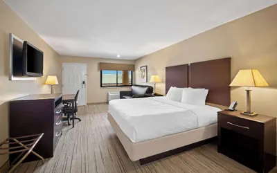 Photo 5 - Best Western Cedar Inn