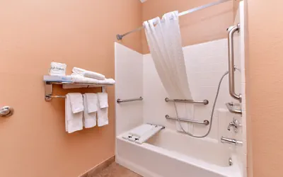 Photo 4 - Candlewood Suites San Diego by IHG