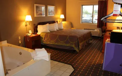 Photo 3 - Super 8 by Wyndham Valparaiso
