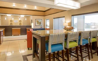 Photo 3 - Comfort Suites Columbus West - Hilliard