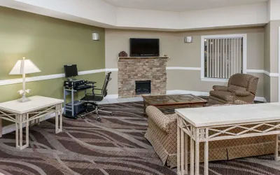Photo 3 - Super 8 by Wyndham Rochester