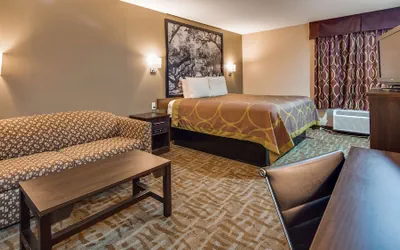 Photo 2 - SureStay Hotel by Best Western Alexandria