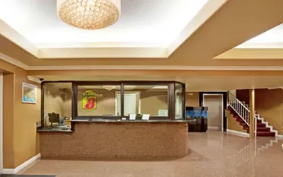 Photo 5 - Super 8 by Wyndham Los Angeles Downtown