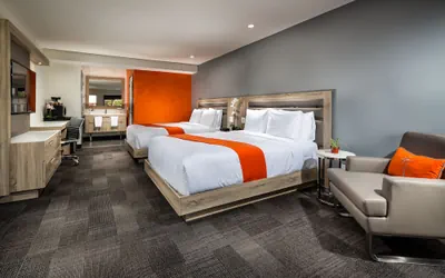 Photo 4 - Canoga Hotel