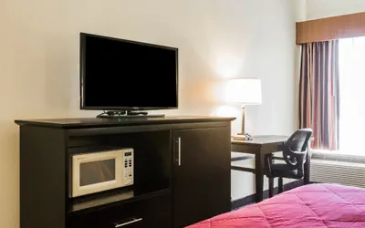 Photo 5 - Quality Inn & Suites North Montgomery