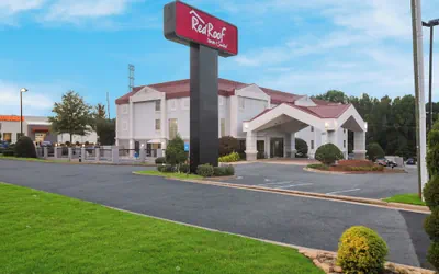 Photo 2 - Red Roof Inn & Suites Newnan