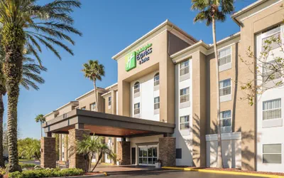 Photo 2 - Holiday Inn Express Orlando International Airport by IHG