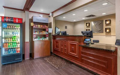 Photo 4 - Comfort Suites Grandville - Grand Rapids SW