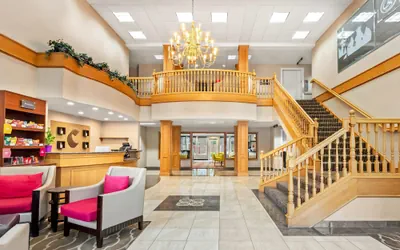 Photo 5 - Comfort Suites Clackamas