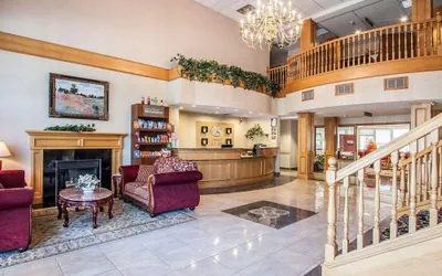 Photo 4 - Comfort Suites Clackamas