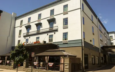 Photo 2 - Comfort Suites Downtown Carlisle