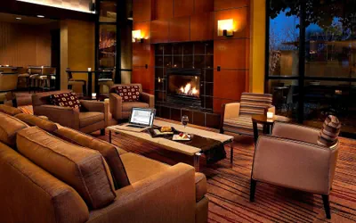 Photo 3 - Courtyard by Marriott Seattle Sea-Tac Area