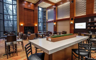 Photo 5 - Courtyard by Marriott Seattle Sea-Tac Area