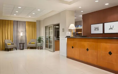 Photo 4 - Embassy Suites by Hilton Newark Wilmington South