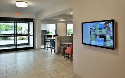 Photo 2 - Holiday Inn Express Raleigh Durham Airport by IHG