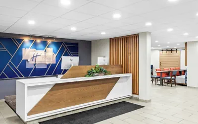 Photo 2 - Holiday Inn Express Suites Charleston by IHG