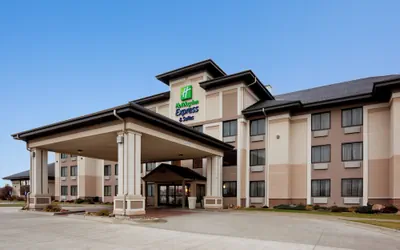 Photo 2 - Holiday Inn Express & Suites Worthington by IHG