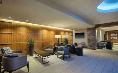 Photo 5 - Hilton Indianapolis Hotel & Suites