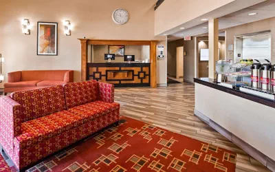 Photo 4 - Best Western Plus Peoria