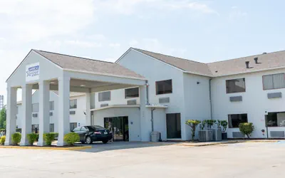 Photo 2 - Americas Best Value Inn Donaldsonville