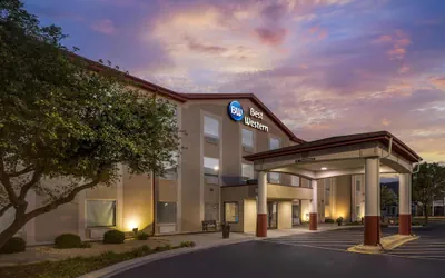 Photo 2 - Best Western Joliet Inn & Suites