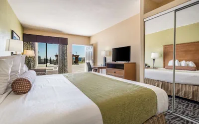 Photo 5 - SureStay Hotel by Best Western Alice