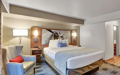 Photo 4 - Executive Residency by Best Western Navigator Inn & Suites