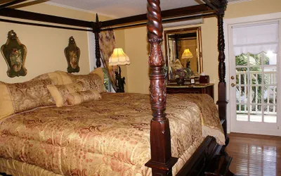 Photo 4 - Sabal Palm House Bed & Breakfast
