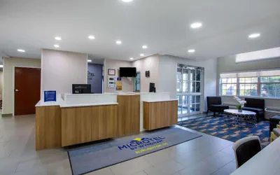 Photo 3 - Microtel Inn & Suites by Wyndham Burlington