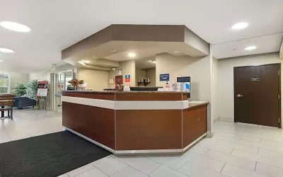 Photo 3 - SureStay Plus Hotel by Best Western Rocklin