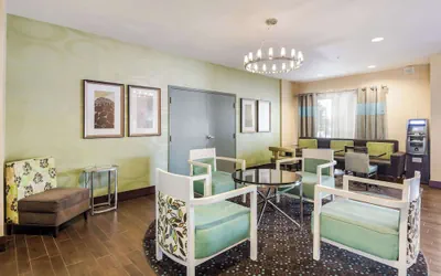 Photo 3 - Quality Inn & Suites Quincy - Downtown