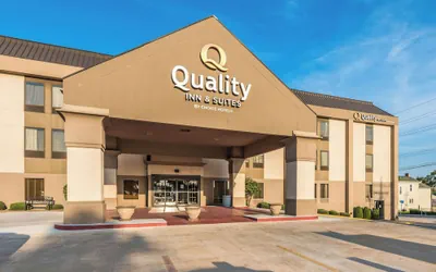Photo 2 - Quality Inn & Suites Quincy - Downtown