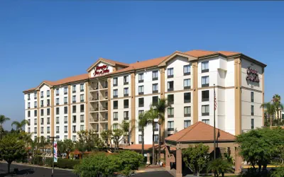 Photo 2 - Hampton Inn & Suites Anaheim Garden Grove