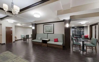 Photo 3 - Hampton Inn Marshall
