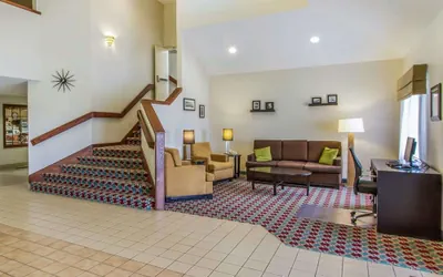 Photo 4 - Rodeway Inn