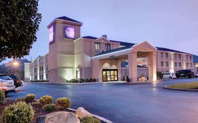 Photo 2 - Sleep Inn & Suites Cross Lanes - South Charleston