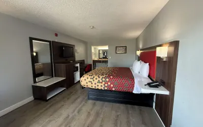 Photo 2 - Econo Lodge Ruther Glen